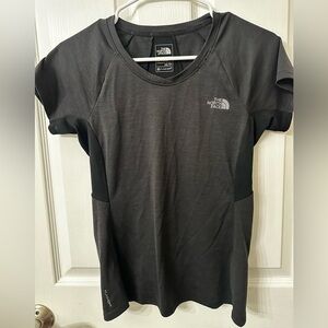 Women’s Northface Flash Dry T- Shirt, XSmall